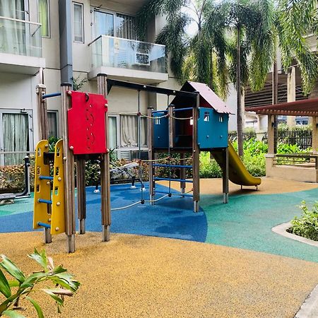 One Palm Tree Villas Condominium - Studio 7Th Fl With Balcony - Across Terminal 3 Airport Pasay Extérieur photo
