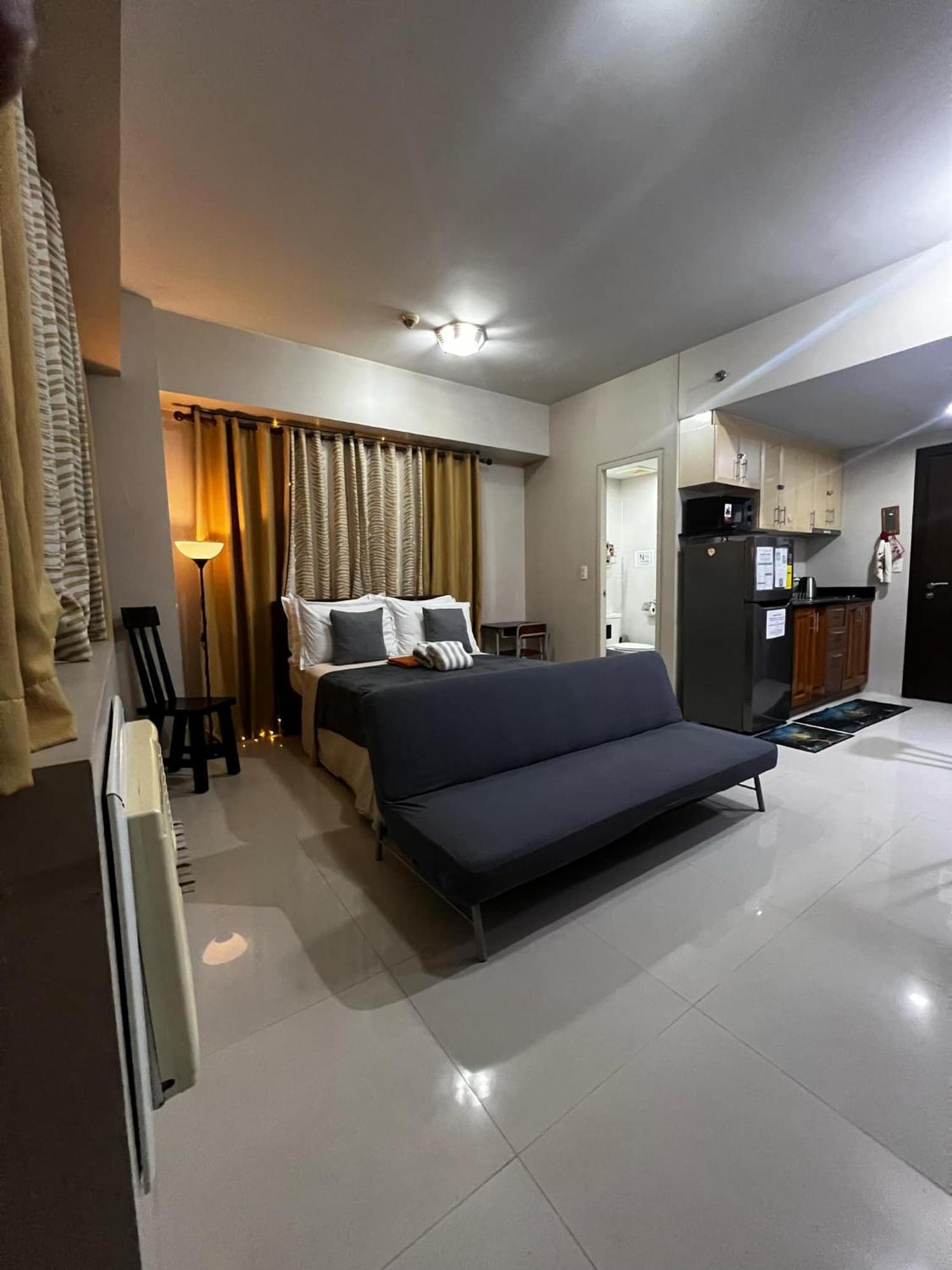 One Palm Tree Villas Condominium - Studio 7Th Fl With Balcony - Across Terminal 3 Airport Pasay Extérieur photo