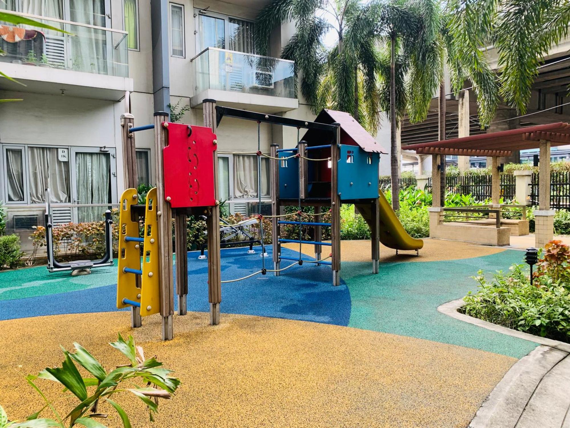 One Palm Tree Villas Condominium - Studio 7Th Fl With Balcony - Across Terminal 3 Airport Pasay Extérieur photo
