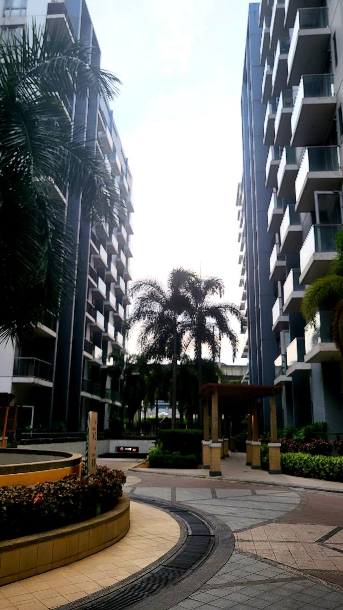 One Palm Tree Villas Condominium - Studio 7Th Fl With Balcony - Across Terminal 3 Airport Pasay Extérieur photo