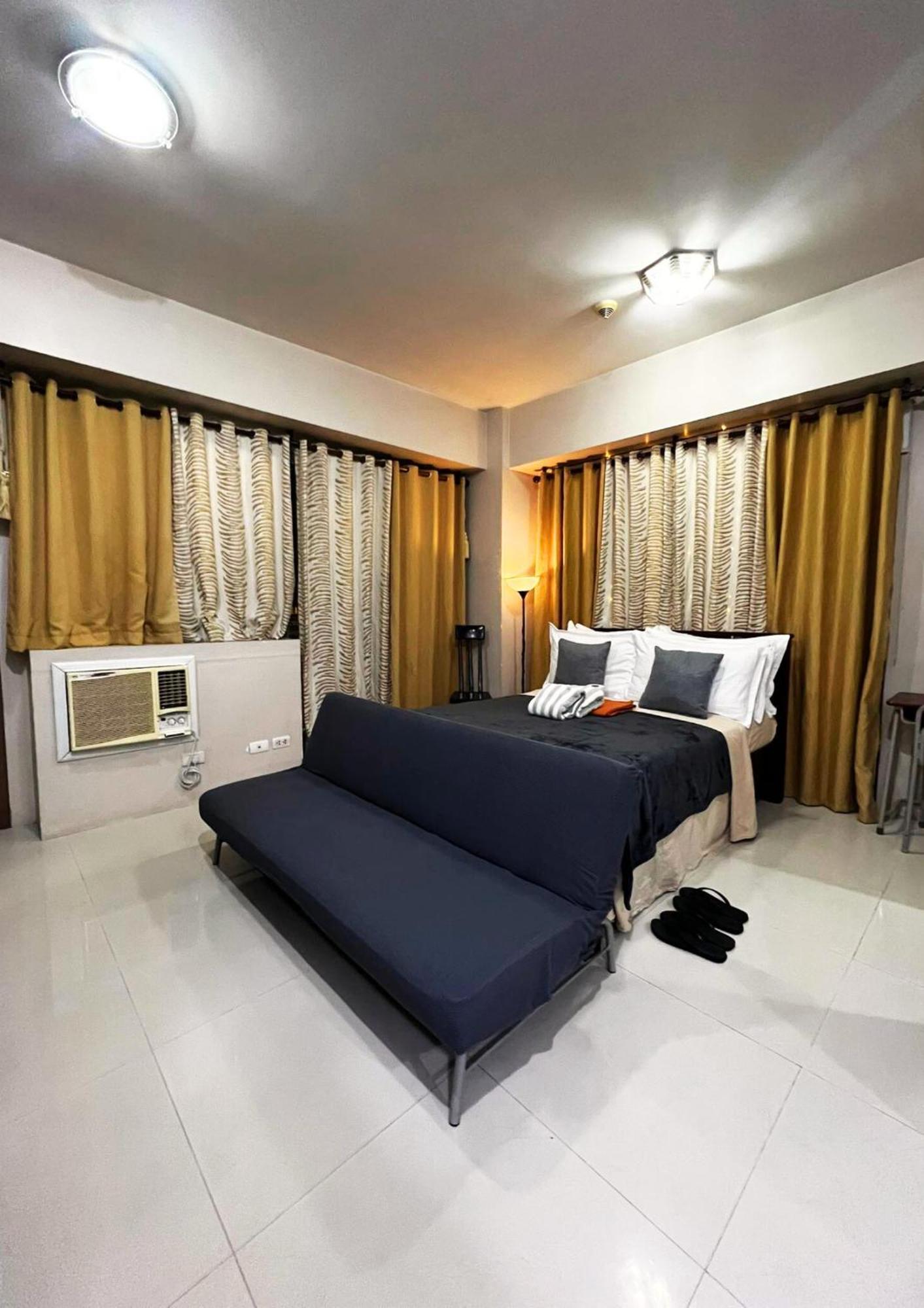 One Palm Tree Villas Condominium - Studio 7Th Fl With Balcony - Across Terminal 3 Airport Pasay Extérieur photo