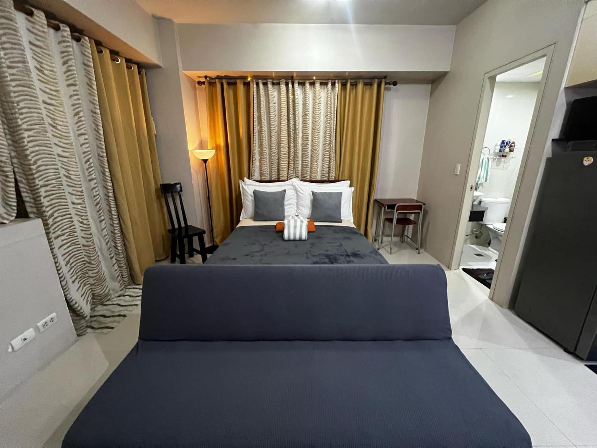 One Palm Tree Villas Condominium - Studio 7Th Fl With Balcony - Across Terminal 3 Airport Pasay Extérieur photo