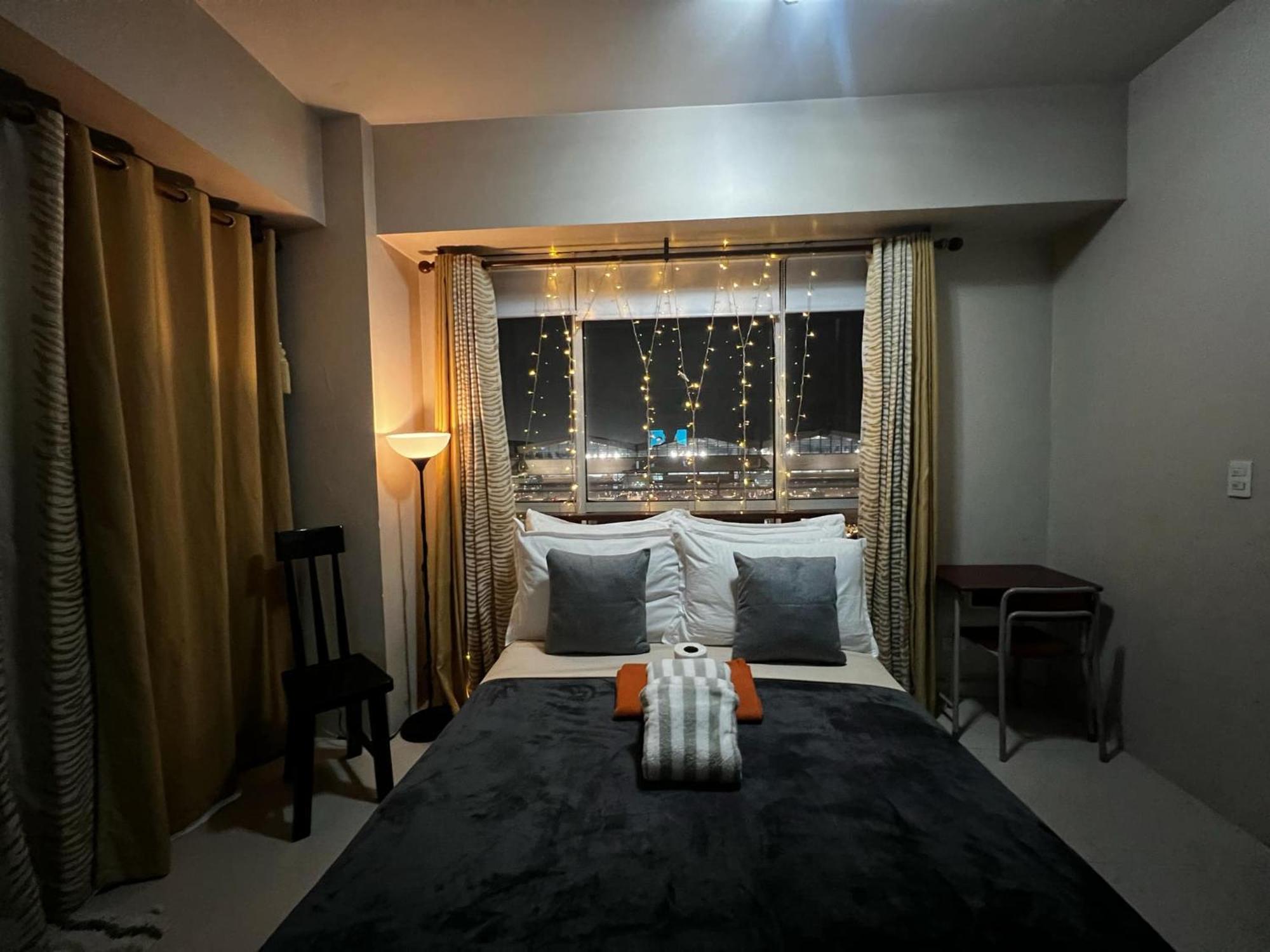 One Palm Tree Villas Condominium - Studio 7Th Fl With Balcony - Across Terminal 3 Airport Pasay Extérieur photo
