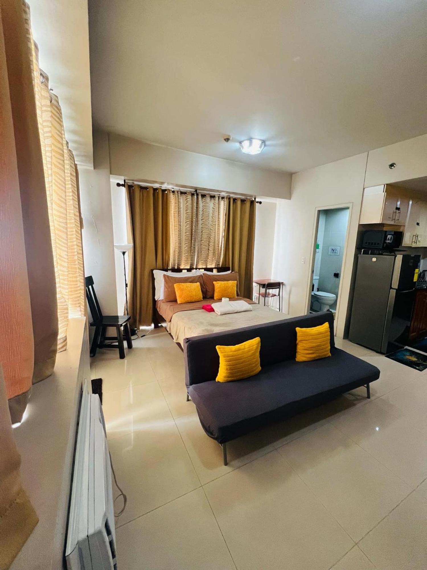 One Palm Tree Villas Condominium - Studio 7Th Fl With Balcony - Across Terminal 3 Airport Pasay Extérieur photo