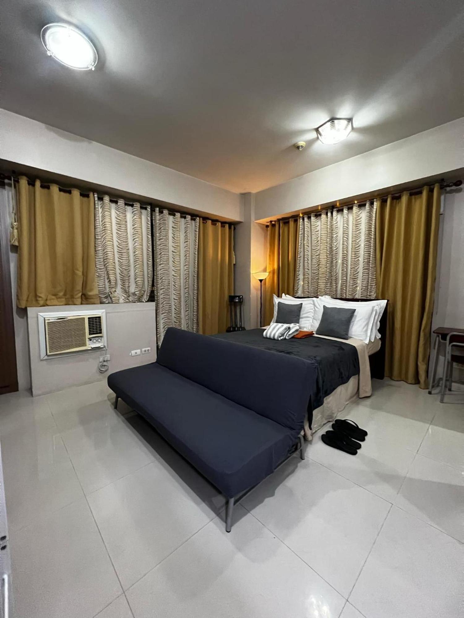 One Palm Tree Villas Condominium - Studio 7Th Fl With Balcony - Across Terminal 3 Airport Pasay Extérieur photo