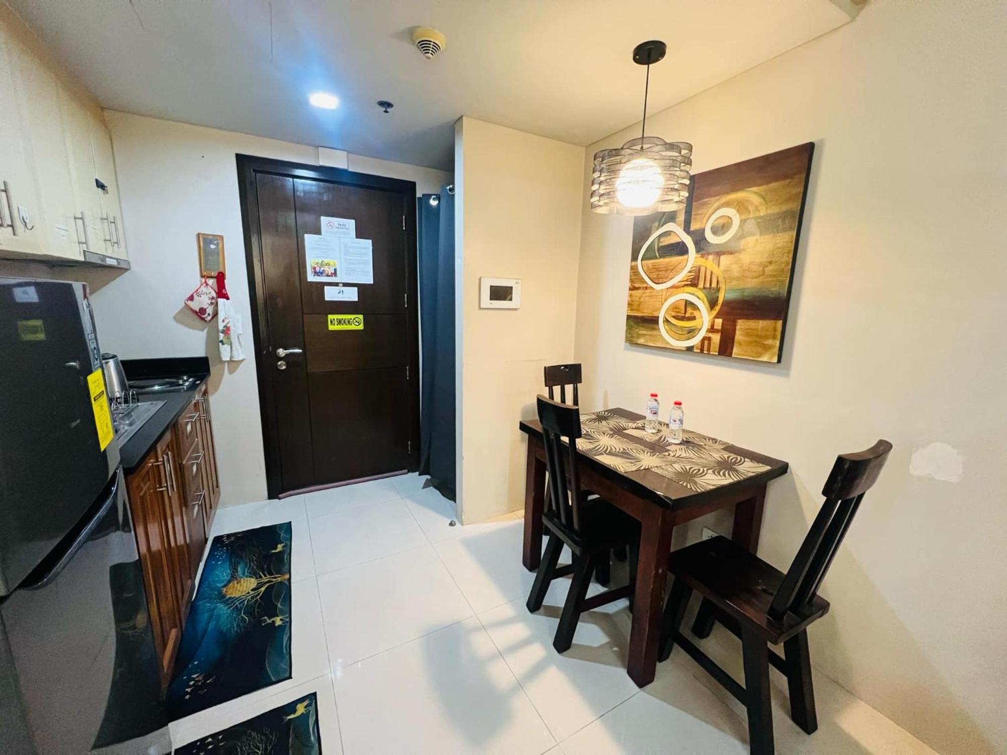One Palm Tree Villas Condominium - Studio 7Th Fl With Balcony - Across Terminal 3 Airport Pasay Extérieur photo