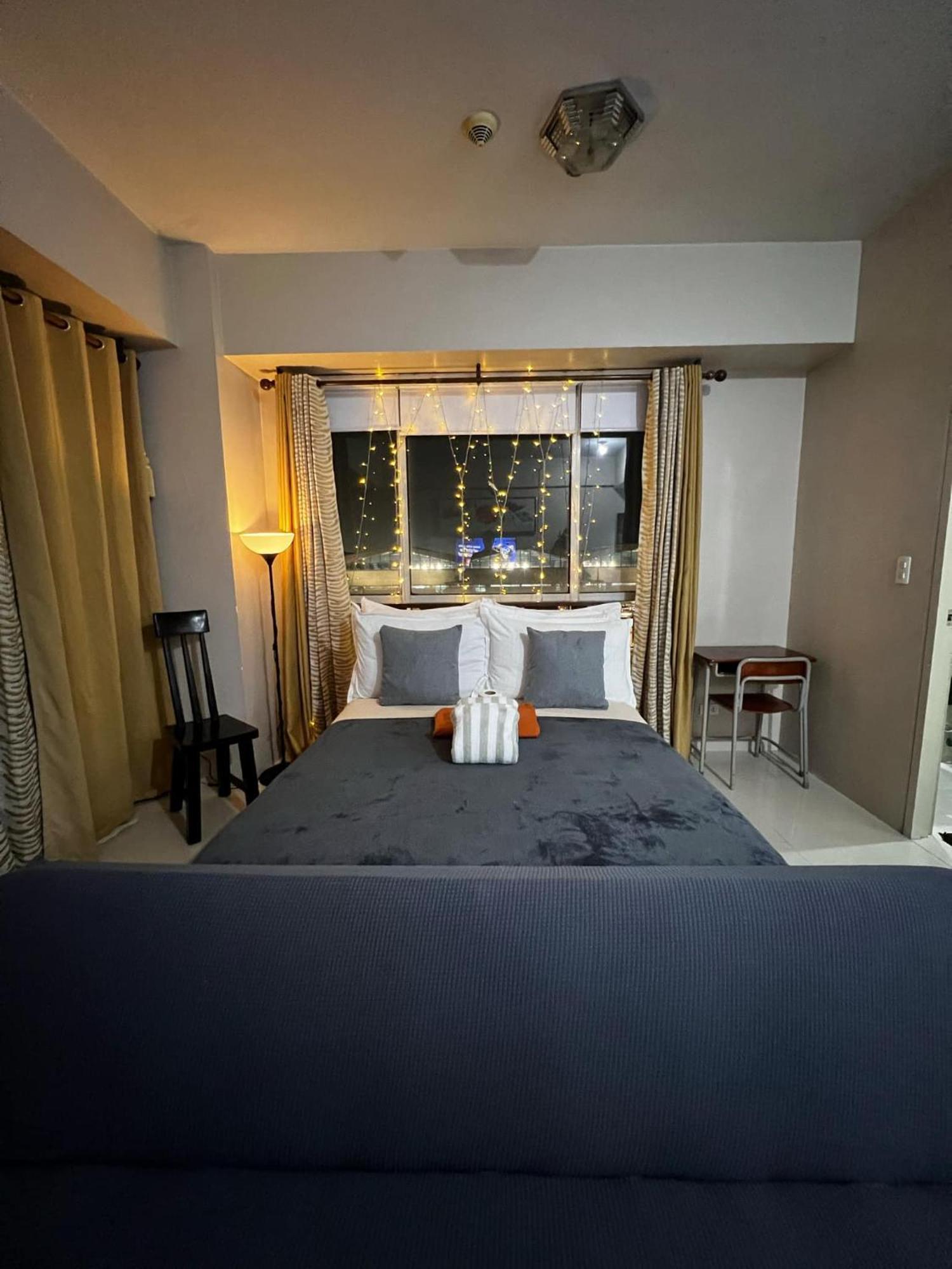 One Palm Tree Villas Condominium - Studio 7Th Fl With Balcony - Across Terminal 3 Airport Pasay Extérieur photo