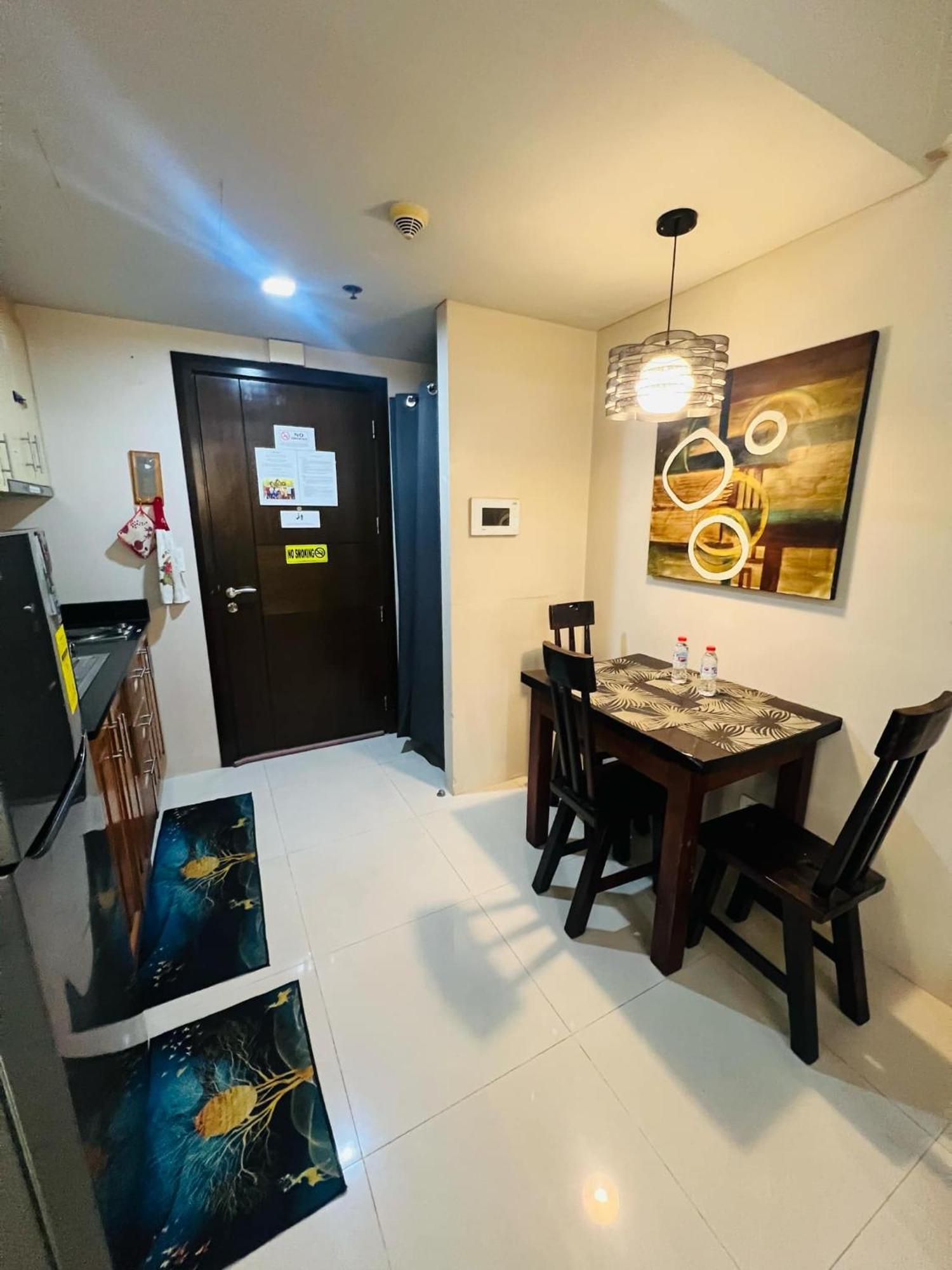 One Palm Tree Villas Condominium - Studio 7Th Fl With Balcony - Across Terminal 3 Airport Pasay Extérieur photo