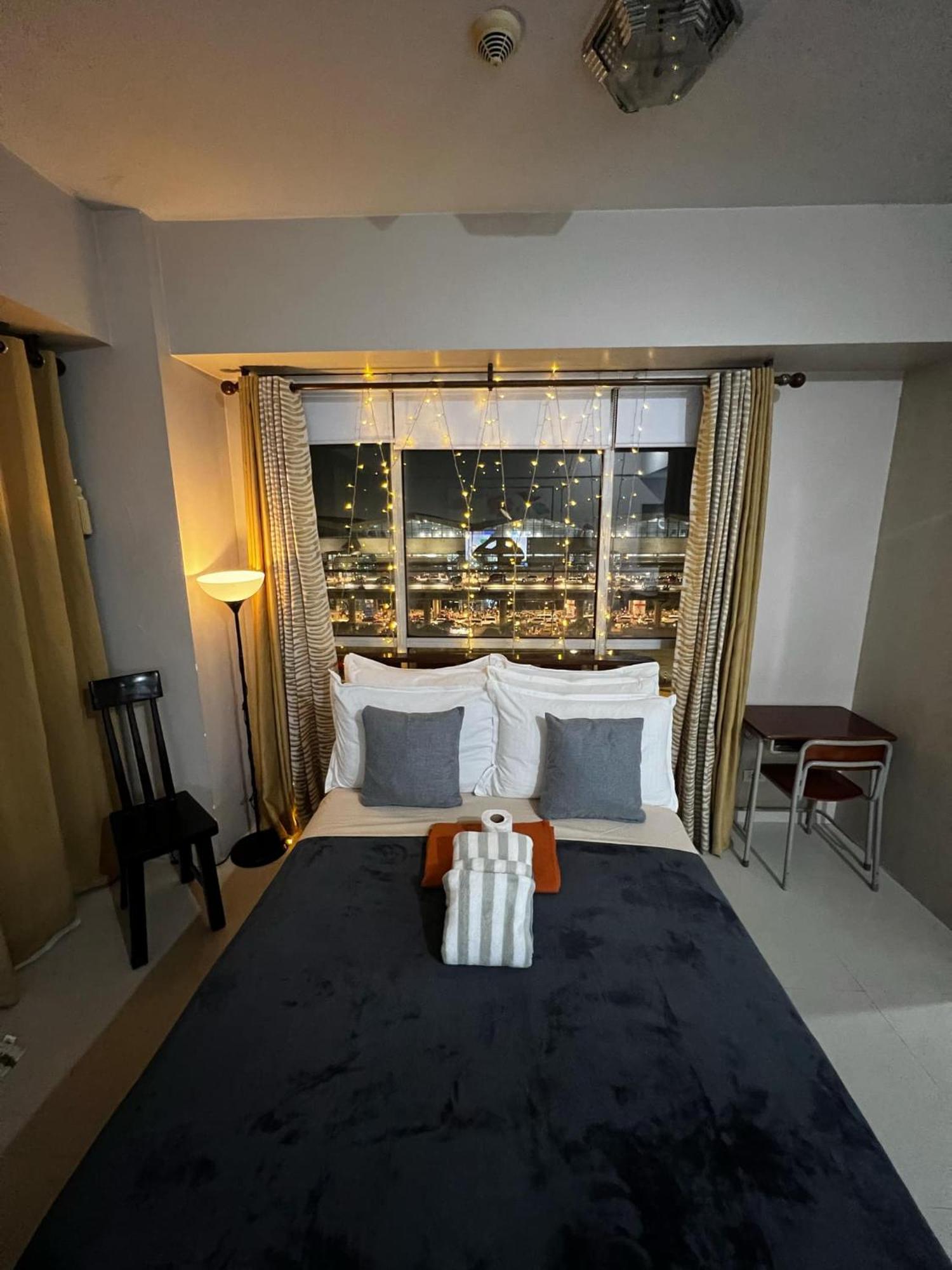 One Palm Tree Villas Condominium - Studio 7Th Fl With Balcony - Across Terminal 3 Airport Pasay Extérieur photo
